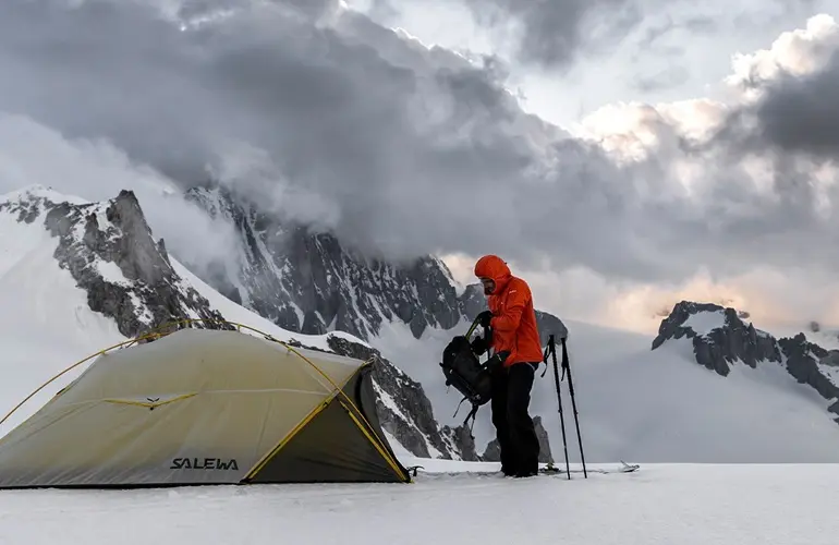 426 - technical Partner of Salewa - leader sport, outdoor, moutaineering Salewa - Mountaineering